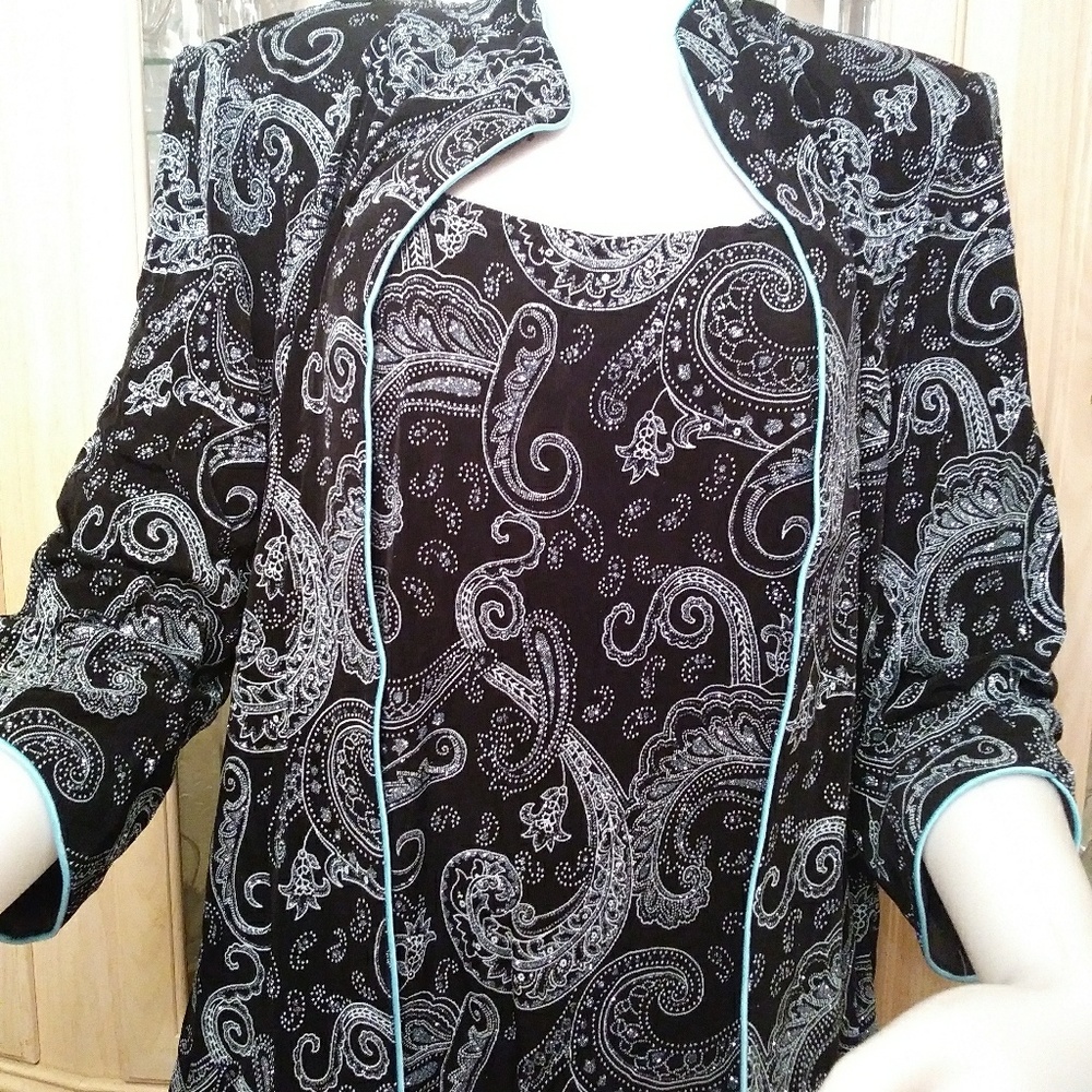 2 piece Alex evenings top. $40.00